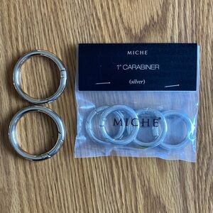 Miche 4 Silver 1” NIP and 2 Silver 1 1/2”Carabiners